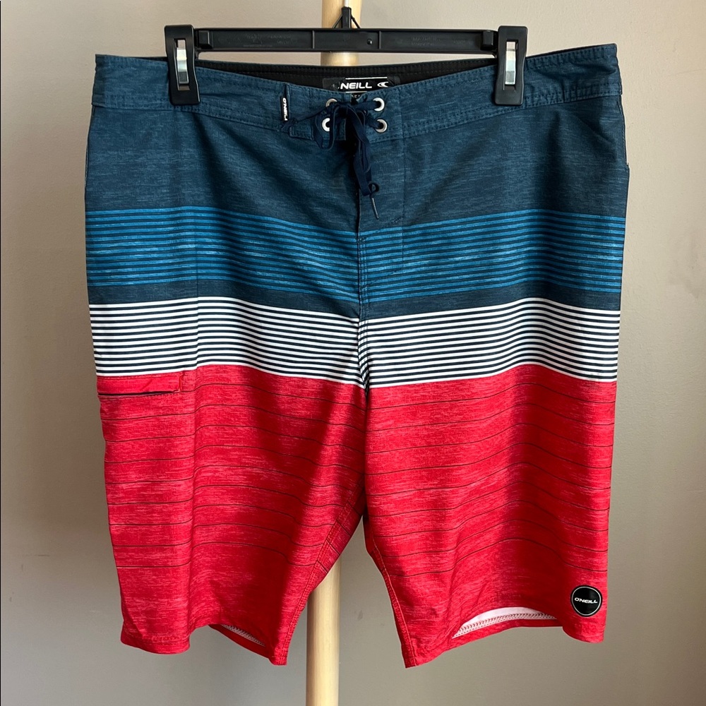 O'Neill Hyperfreak Men's Striped Red and Blue Board Shorts Size 34